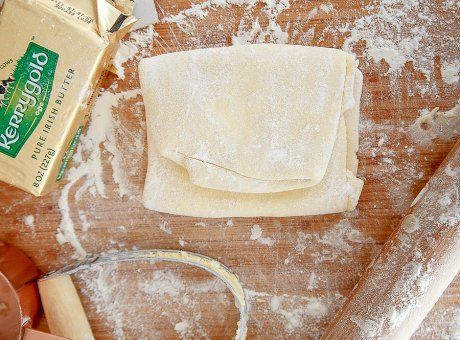 Как приготовить слоёное тесто в домашних условиях по рецепту